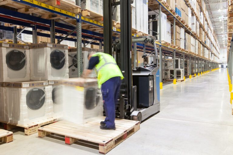 Einlagerung Waschmaschinen